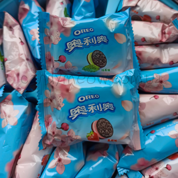 Подарочная коробка Oreo - клубника-матча